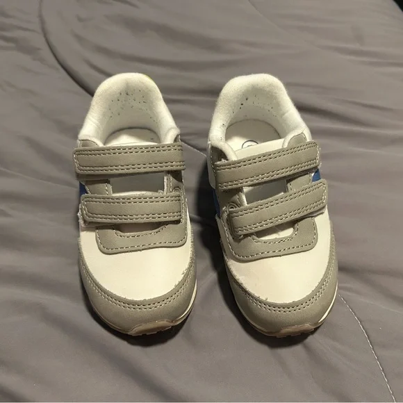 CAT & JACK KIDS SNEAKERS - Picture 3 of 7